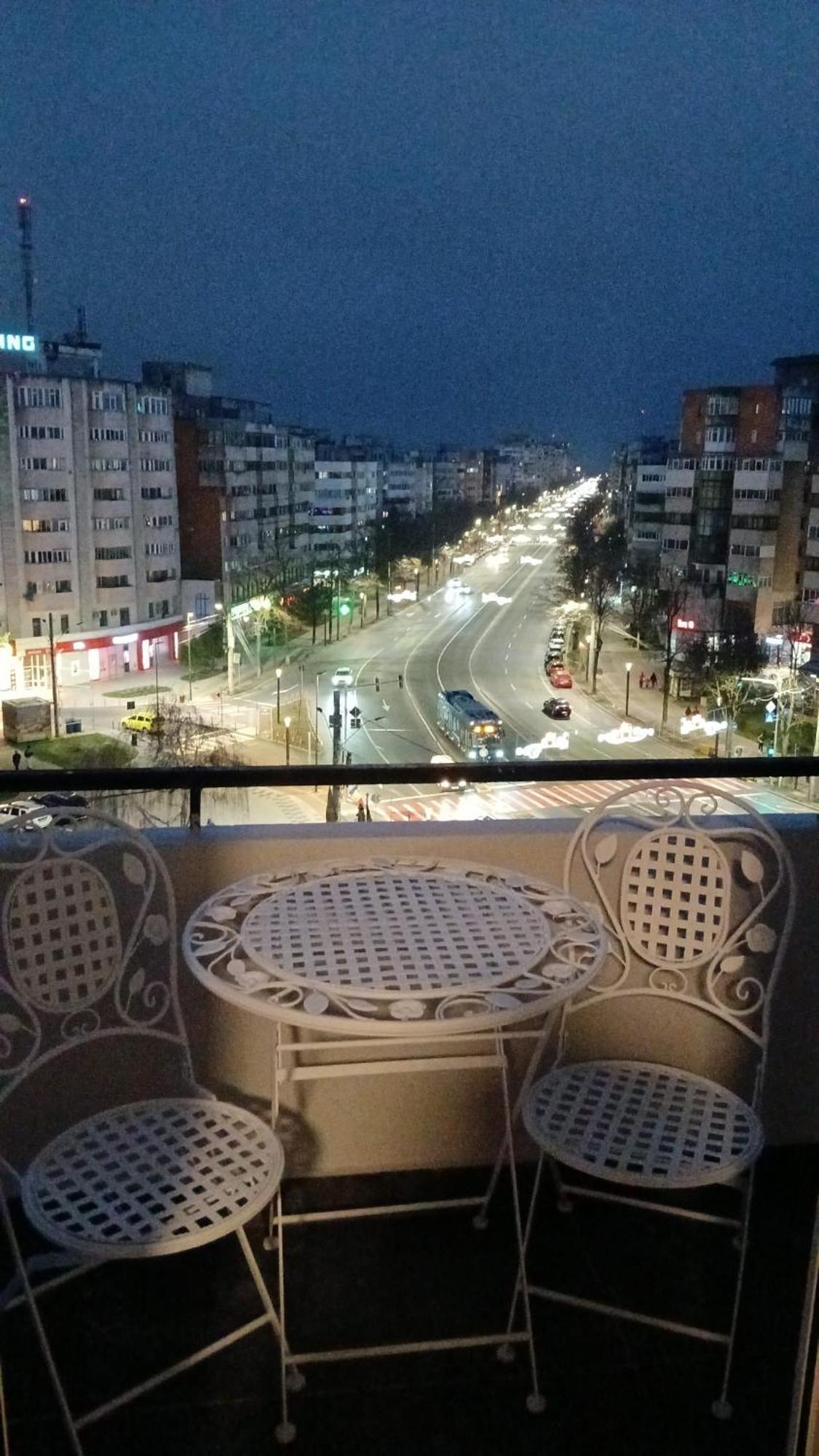 Hellen'S Ultracentral Apartament Buzău Buitenkant foto